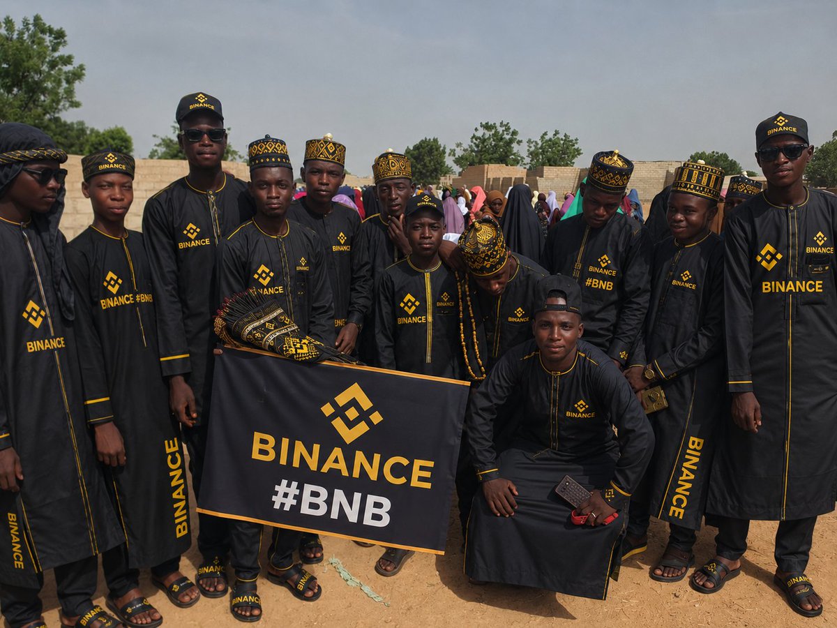 Real_CZ_fans's tweet photo. From our community to the world. 💛🖤
Proud to support the Binance ecosystem and the future of Web3.
Together we build, learn, and grow. 🚀
#Binance #BNB #BNBChain #Crypto #Web3 #BuildOnBNB https://t.co/bqtW8p58NS