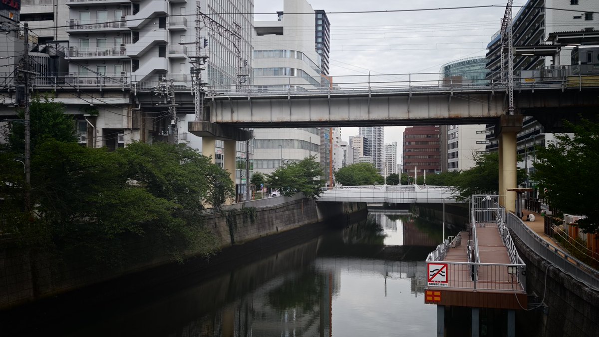 TOYTYOT's tweet photo. ネカフェ追い出されて東京放浪 https://t.co/K0UDmWOCxp
