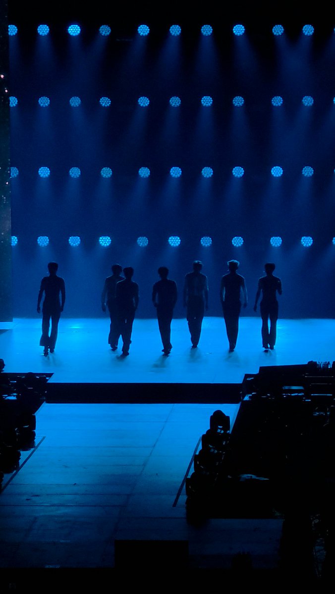yangstrology's tweet photo. seeing my ult groups live has cured me thanks for asking https://t.co/FB3A7ajSoX
