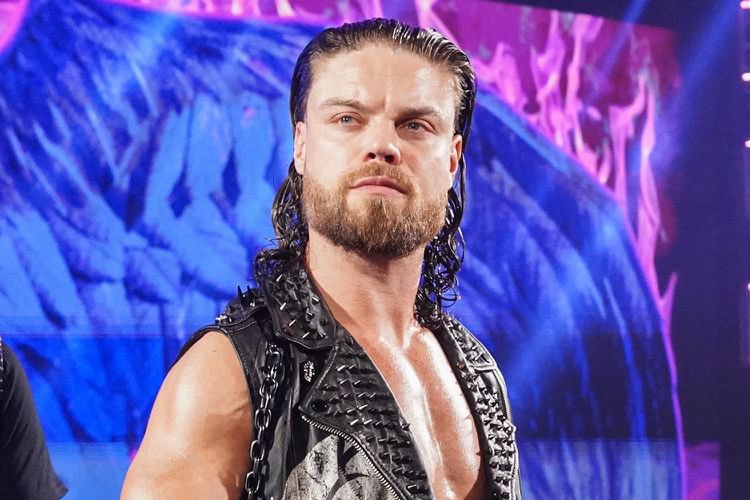 Outta_KNOWhere's tweet photo. 🎤 Finish This Sentence…
The most underrated wrestler on WWE’s roster right now is ________. https://t.co/TpqqrwtzCO