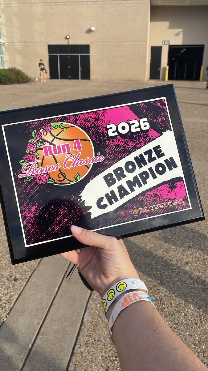 ScanlonCoach's tweet photo. Proud of my girls, showing up each game as the best version of themselves and growing each game. Leading to us winning the Bronze championship of AQUA @TFNsRun4Roses #AUSAteamAnnie #begreat https://t.co/6HJbmD4Cnq