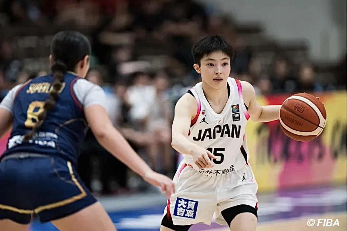 jbasket_jp's tweet photo. 【U17女子🇯🇵日本代表】FIBA U17女子ワールドカップ2026・チェコ
初戦コロンビアに勝利
⁡
日本🇯🇵 70-48 🇨🇴コロンビア
⁡
主なスタッツ
15 竹内みや 16得点 7アシスト
14 大槻佳子 16得点 5リバウンド
6 小林蘭 14得点 12リバウンド
⁡
次戦以降
7月12日（日）24：00 (13日 00:00)
日本🇯🇵vs 🇸🇮スロベニア
7月14日（火）24：30 (15日 00:30)
日本🇯🇵vs 🇨🇿チェコ

＜選手12名＞
6 小林 蘭（SF / 175cm / 17歳 / 四日市メリノール学院2年）
7 清水 天翔（C / 181cm / 17歳 / 佼成学園女子3年）
11 加地 百花（SF / 171cm / 16歳 / 桜花学園2年）
13 権藤 寧々（SG / 167cm / 17歳 / 聖カタリナ学園3年）
14 大槻 佳子（PG / 166cm / 16歳 / 大阪薫英女学院2年）
15 竹内 みや（PG / 162cm / 17歳 / 桜花学園3年）
16 安藤 玲（PF / 181cm / 17歳 / 鳥取城北3年）
20 中澤 希乃（PF / 178cm / 16歳 / 昭和学院2年）
28 細澤 幸生（PF / 175cm / 17歳 / 大阪薫英女学院3年）
31 伊藤 千寛（SF / 172cm / 17歳 / 四日市メリノール学院3年）
48 安井 穂香（PG / 169cm / 15歳 / 四日市メリノール学院1年）
71 石綿 文（C / 187cm / 16歳 / 京都精華学園2年）

＜スタッフ＞
チームリーダー小野裕（聖和学園）
ヘッドコーチ鈴木良和（JBA/株式会社ERUTLUC）
アシスタントコーチ 稲垣愛（四日市メリノール学院中学校）
アシスタントコーチ 梅津ひなの（宇都宮ブレックス）
アナライジングスタッフ 櫻井このか（トヨタ紡織サンシャインラビッツ）
スポーツパフォーマンスコーチ 佐藤晃一（JBA）
アスレティックトレーナー 大智愛佳（JBA）
アスレティックトレーナー 宮川楓（江戸川大学）

#FIBAU17
#AkatsukiJapa