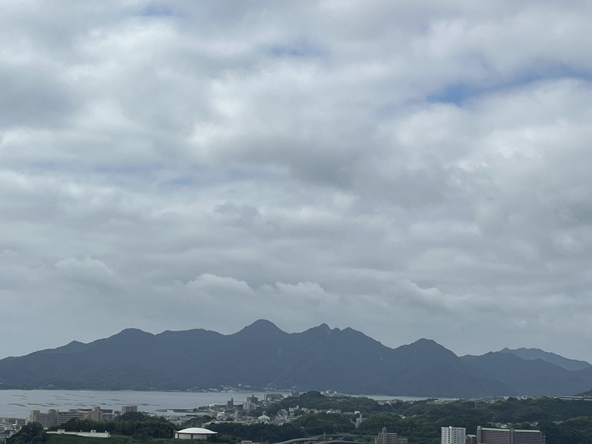 fujito16's tweet photo. 1泊後、早朝に出て北九州市民球場へと思いましたが、さすがに体がキツかったので回避。

のんびり帰って、明日からの仕事に備えます。 https://t.co/n9NEjPDa0E