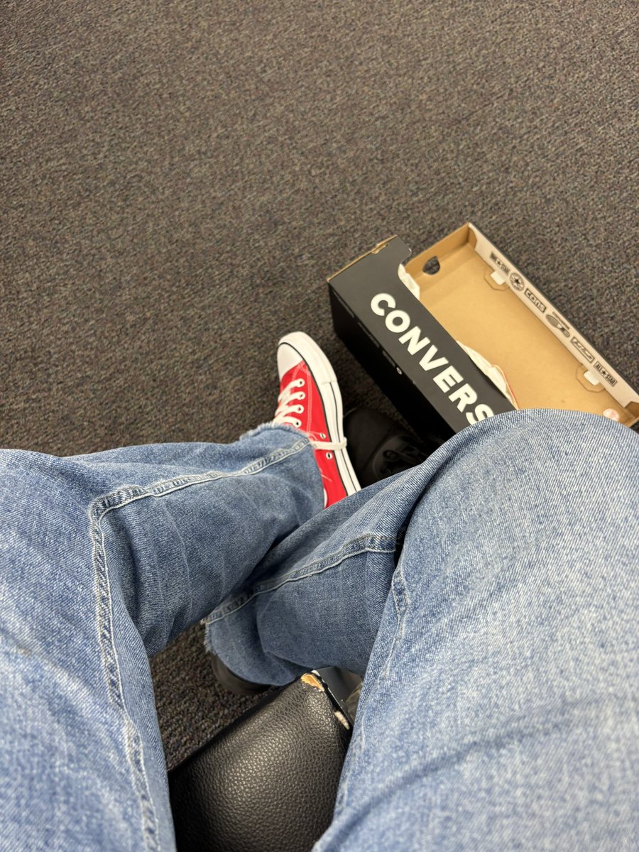 pixyszn's tweet photo. need a guy that would send me money for shoessss #sugarbaby https://t.co/owVsQwmpT2