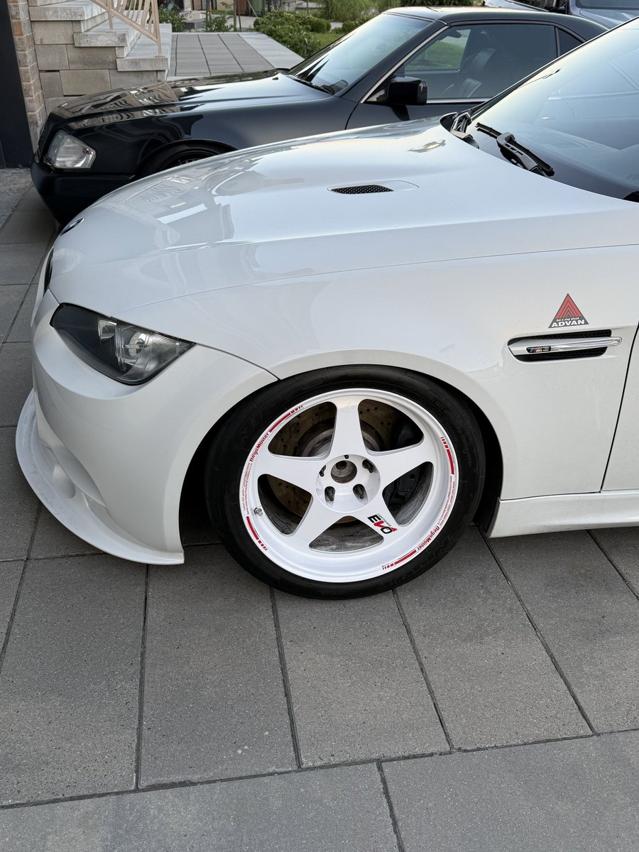 patinaresearch's tweet photo. Advan sticker + Nitto tire lol https://t.co/tSyAOBeFgW