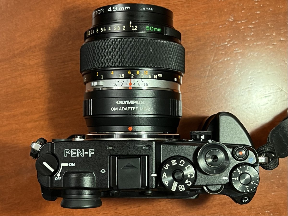 最近薔薇の写真はこの機種OLYMPUS PEN Fです。「F」の花文字を付けてみ