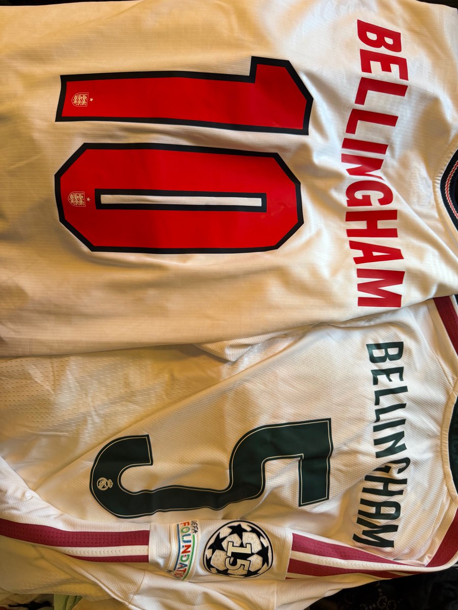 HYUNH4YI's tweet photo. 260712 choi hyunsuk weverse dm 📮📸 #최현석

🦔📸 (sends photo)
🦔 i love you bellingham!!!!!!!!!!!! i believed in you!!!!!!!!!!
🦔 (sends GIF)
🦔 norway worked so hard too ㅠㅠㅠ im so grateful for them as a football fan this world cup ㅠㅠㅠㅠ
🦔 (sends GIF)
🦔 bellingham is 10 for the national team and 5 for real madrid
🦔 i have to go out soon so i’ll go and wash up now~~~
🦔 it was fun!!!!!!!!
