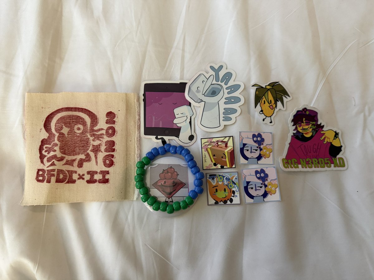 Woofzilla_'s tweet photo. My day one and day two goodies from the tour. I had so much fun meeting everyone and I can’t wait to hopefully go again next year :D https://t.co/v3pKnRFuxX
