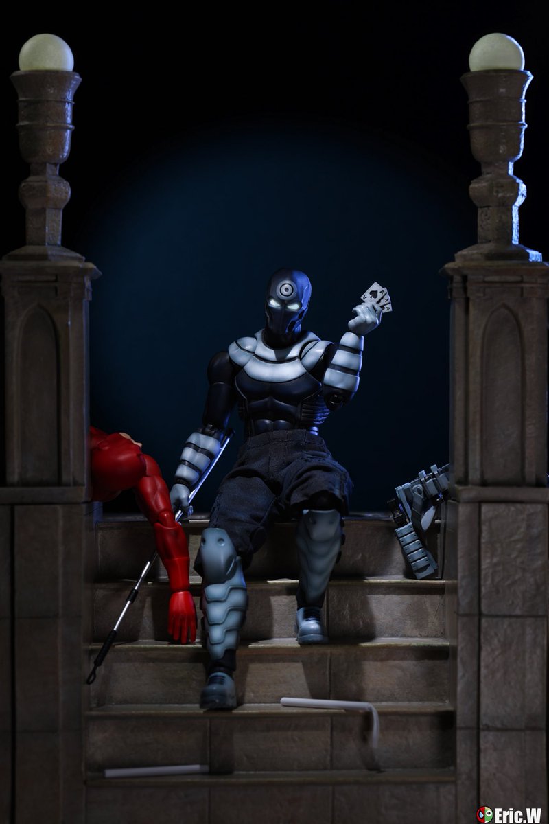 EricW2038's tweet photo. 「One shot. One kill.」🔪🔪🔪
Ultimate Bullseye Mafex.Ver
Body and Hands by loopercustoms 
Headsculpt by Vincent
Painted and body sculpted by宋人头老板
#bullseye #figurephotography #daredevil #mafex #フィギュアーツ写真部 https://t.co/n39FkaI2v2
