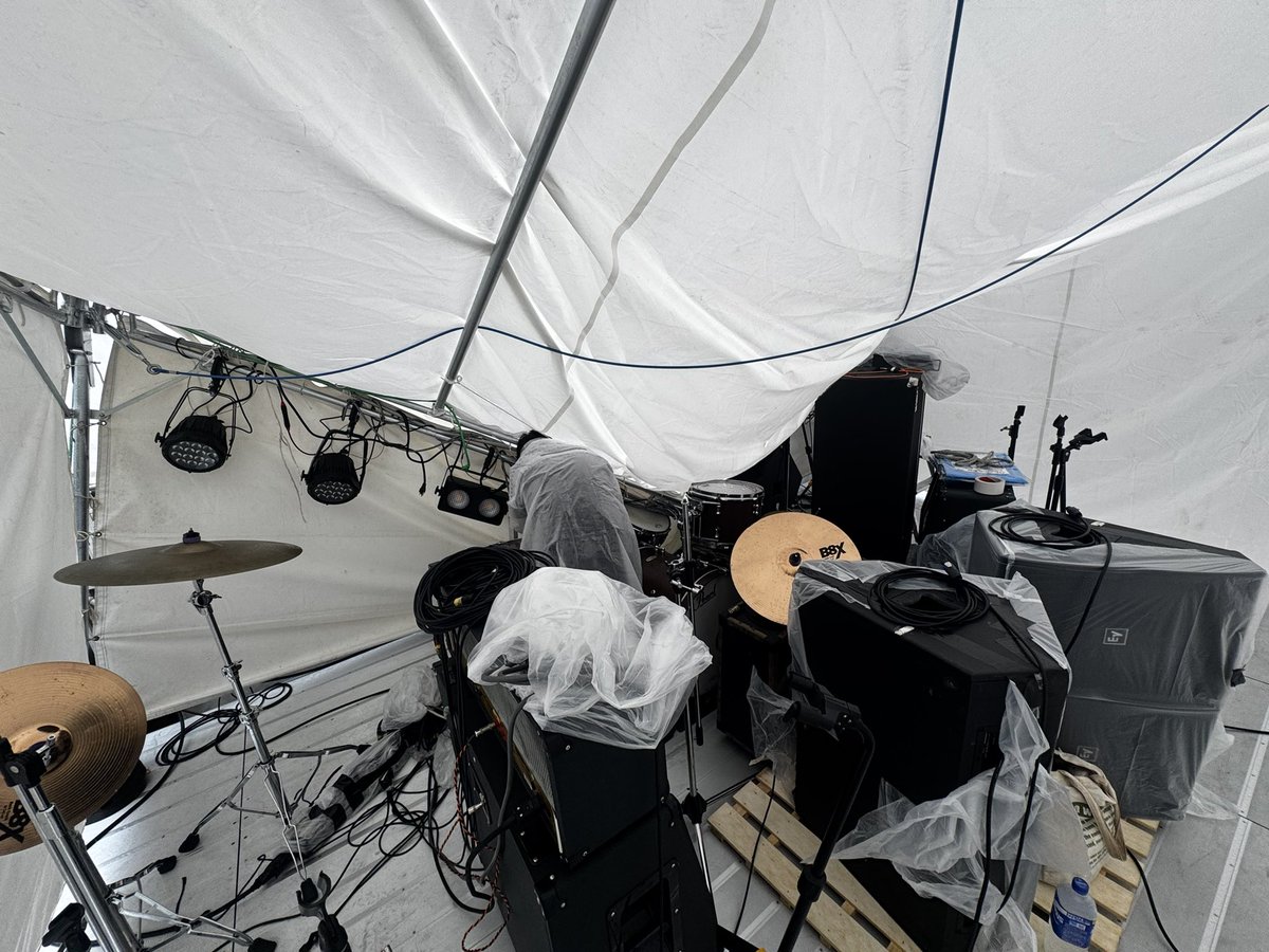 boxfes_hakodate's tweet photo. 【BOX FES 2026 会場変更のお知らせ】
朝方の大雨によりステージテントが破損したため本日グリーンプラザでの開催は中止し、函館ARARAへ会場を変更して開催予定です。詳細は本日昼前を目処にこちらのアカウントにてお知らせいたします。ご迷惑をおかけしますがよろしくお願いいたします。
#BOXFES2026 https://t.co/pCzZPqkUmb
