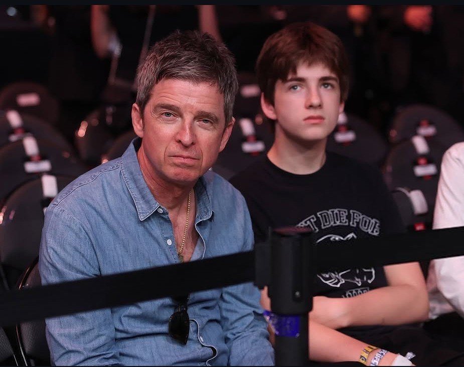 OasisPlanet_'s tweet photo. Noel Gallagher at UFC 329 tonight at T-Mobile Arena https://t.co/M1OHcs80Jp