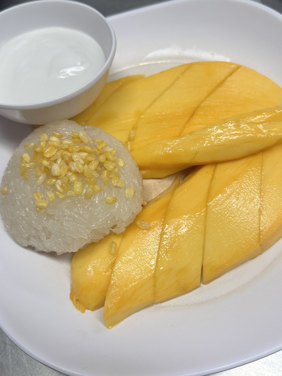 onlymysoi's tweet photo. @boypho000 Đĩa xôi xoài này sẽ được nhiều tim hơn bài viết của m(nếu m đc nhiều view) https://t.co/LkZZ8pd7Q1