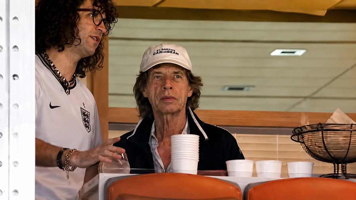 luizcl_souza's tweet photo. It looks like Mick Jagger's spell is over. He watched an England national team game, and they won. No more bad luck. #norway #england #WorldCupCountdown https://t.co/3VclwHIbp4