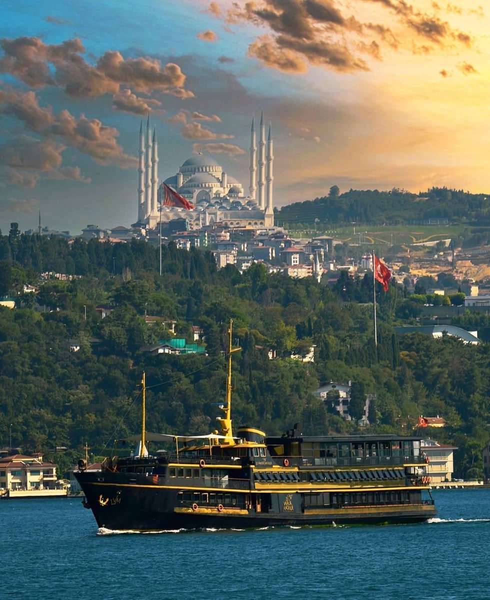 wana_visualss's tweet photo. 🇹🇷 Camlica Mosque, Istanbul, Türkiye 

Photo by Ercan Akçay https://t.co/QCwa5VsM4S