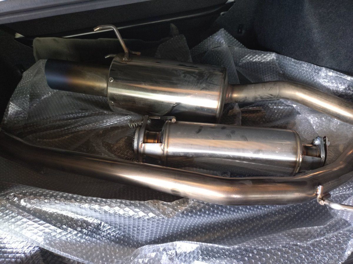 FD2k20atypeR's tweet photo. FD2戸田ハイパワーマフラー

仕様期間　3年4ヶ月 2万キロ未満

引き取り限定

10万

#パーツ売ります
#FD2
#シビックタイプR https://t.co/XhEms2vrB0