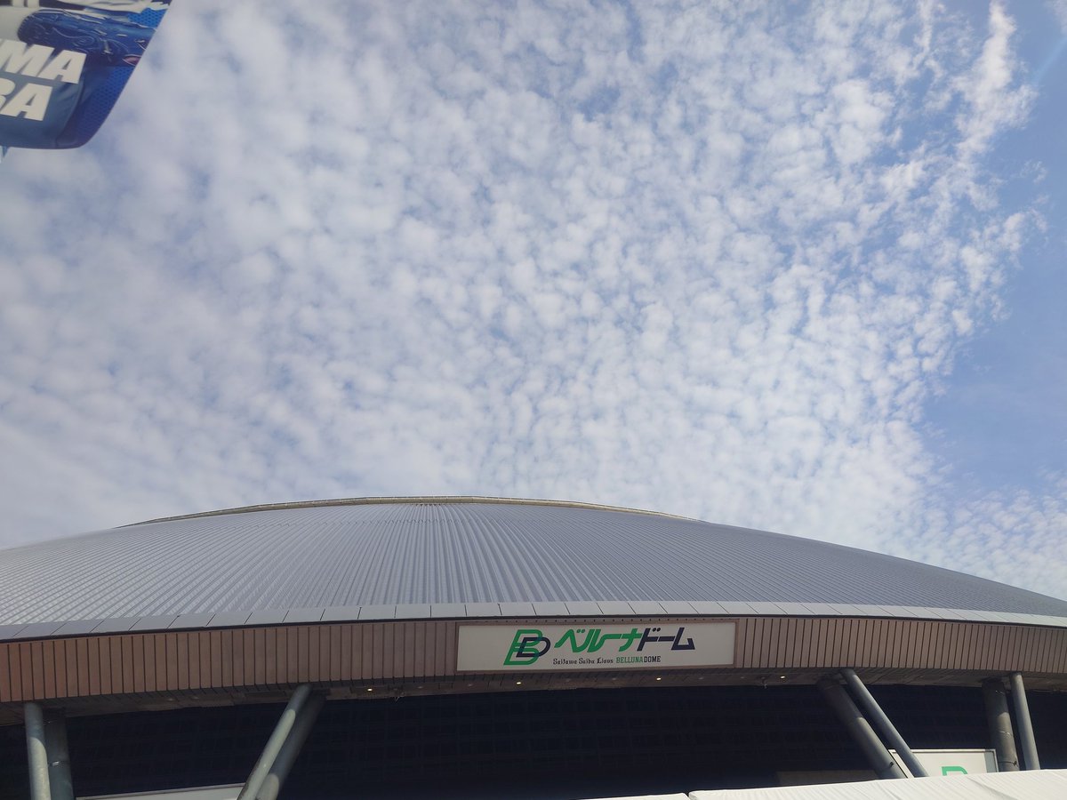 RYO5043973's tweet photo. 初めてのラブライブのライブ、色んな意味でアツくて大変やったけどめっちゃ楽しかった！！！
折ったUOの数、22本！
ラブライブを、そして蓮ノ空を教えてくれたみんな、ありがとう！！！ https://t.co/Q938aUPMl5