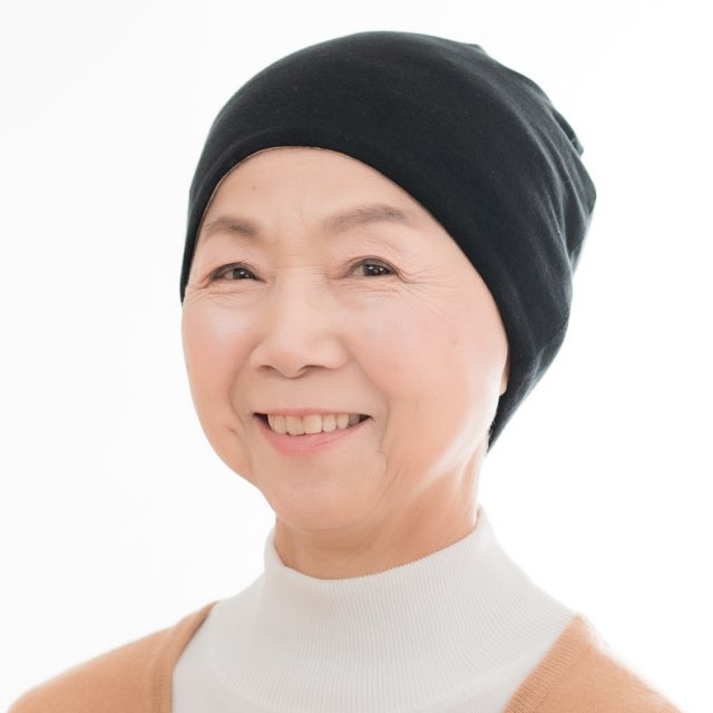 KalElmatsuno's tweet photo. 癌で脱毛された小春MAMA様より
「他の所のニット帽は頭が締めつけられて使い心地が悪く長い時間使用できずガッカリしました」

「タンドレの帽子は肌さわりもよくやさしくて締めつけ感が無くてよかったです」 

#抗がん剤治療 
#医療用帽子
#オーガニックコットン
https://t.co/G91aVhmHtX https://t.co/gw02O6LS3D