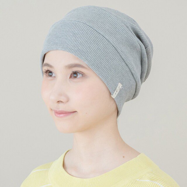 KalElmatsuno's tweet photo. 癌で脱毛された小春MAMA様より
「他の所のニット帽は頭が締めつけられて使い心地が悪く長い時間使用できずガッカリしました」

「タンドレの帽子は肌さわりもよくやさしくて締めつけ感が無くてよかったです」 

#抗がん剤治療 
#医療用帽子
#オーガニックコットン
https://t.co/G91aVhmHtX https://t.co/gw02O6LS3D
