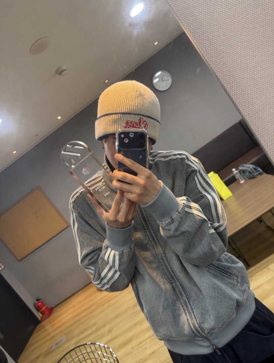 lhsngluv's tweet photo. https://t.co/No9TNzaegV
