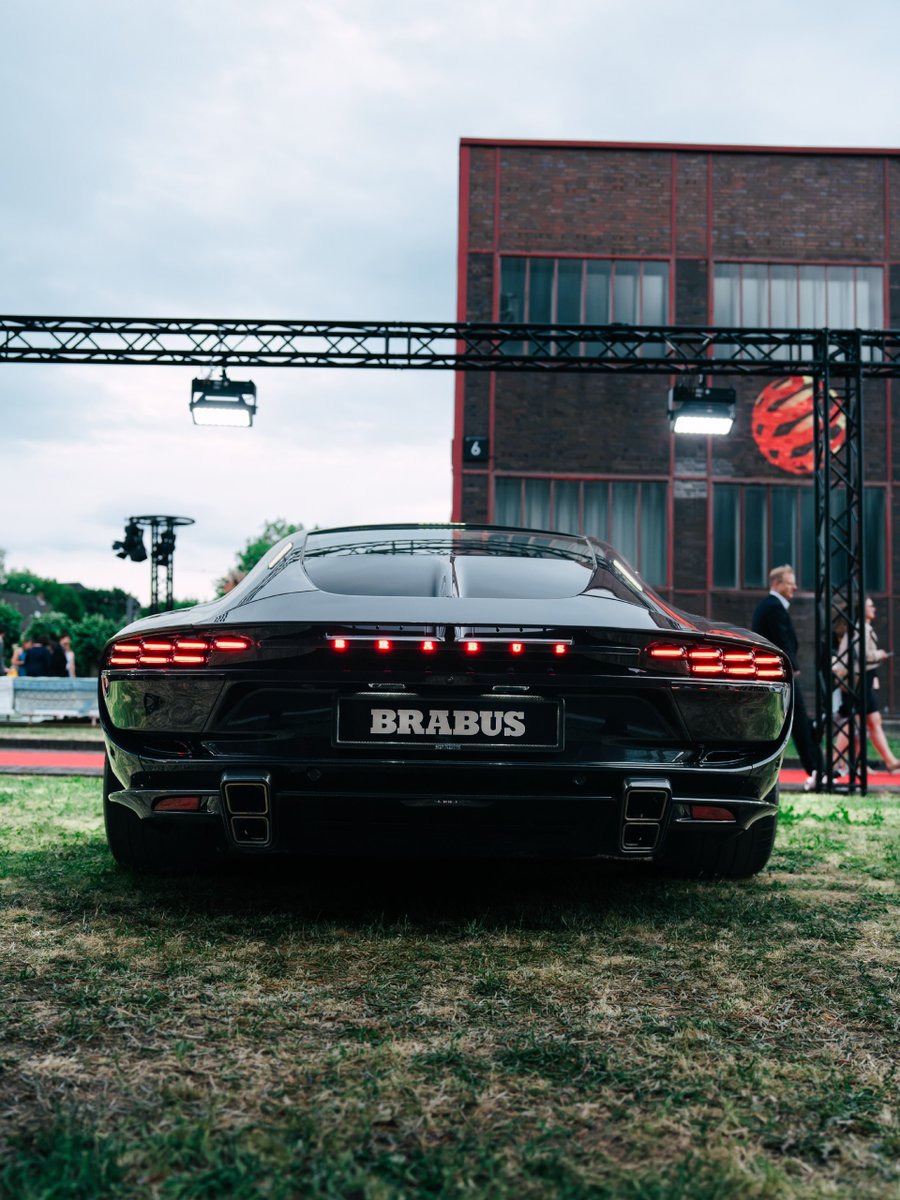 competitionreal's tweet photo. BRABUS BODO 🖤 https://t.co/Odrx8E6ujH