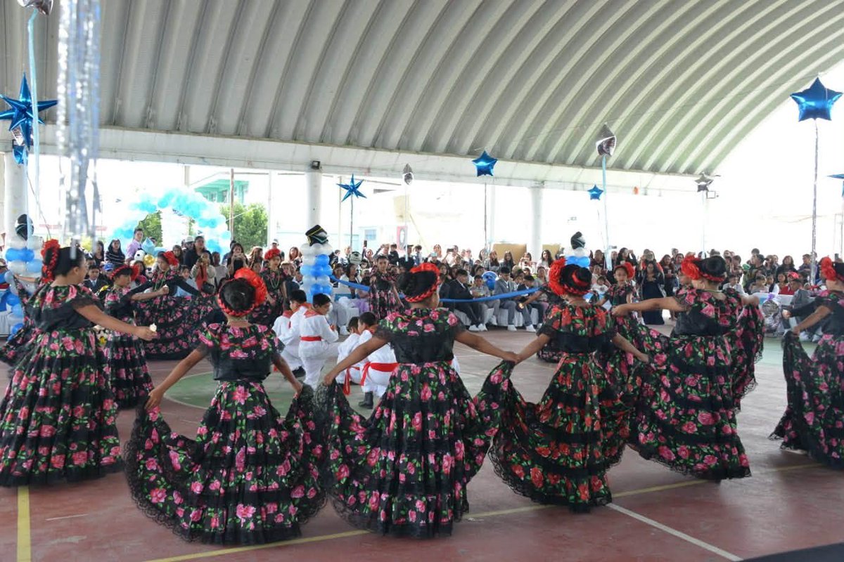 AlexNavarroNR's tweet photo. #FelizSabado 
Hoy se realizó la clausura del ciclo escolar en la Escuela Primaria Citlalmina, ubicada en Cuautitlán Izcalli.
https://t.co/HJ76hpSkCn
#AntorchaEsEducacion #Izcalli https://t.co/IyPPOSxQo9