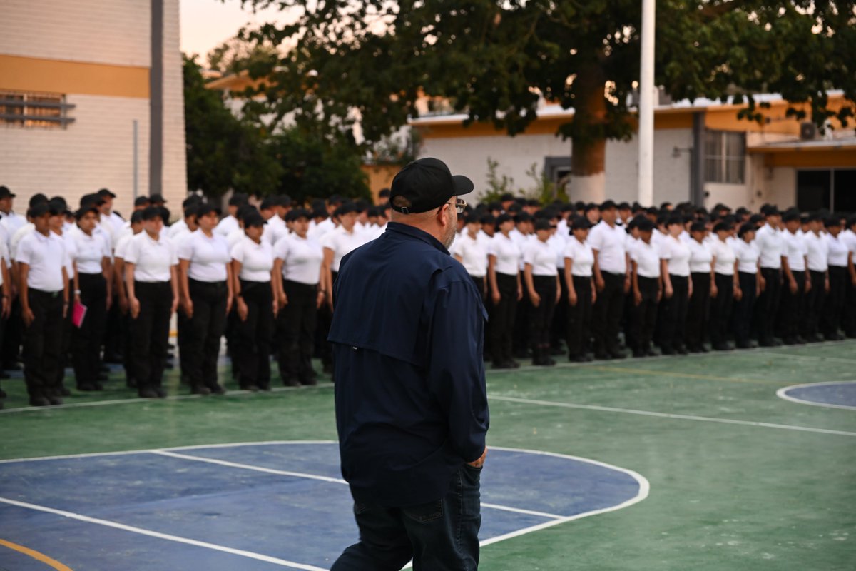 DrElliothRomero's tweet photo. La USP vuelve a tomar ritmo. Este domingo regresan las y los cadetes, y con ello, la exigencia diaria que forma carácter y vocación.

Aquí no hay atajos: hay disciplina, constancia y decisiones que se sostienen en el tiempo.

Cada semana cuenta. #SomosUSP https://t.co/RL0FQFEg6G