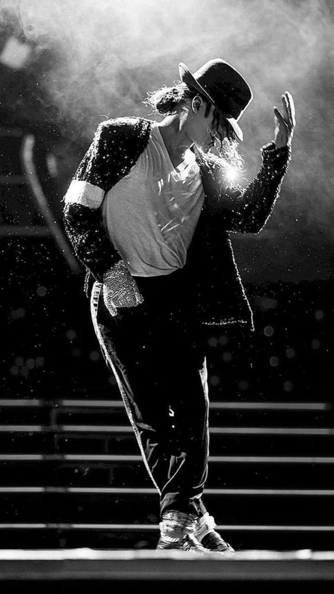 roronoa_sa81102's tweet photo. Nigerians!!!! 
What's up guys, do y'all remember the stories our uncles and older dudes used to tell us about Michael Jackson? 
About how he got his dance moves from demons ? 
This is a thred keep up https://t.co/QQPhbu5Z6t