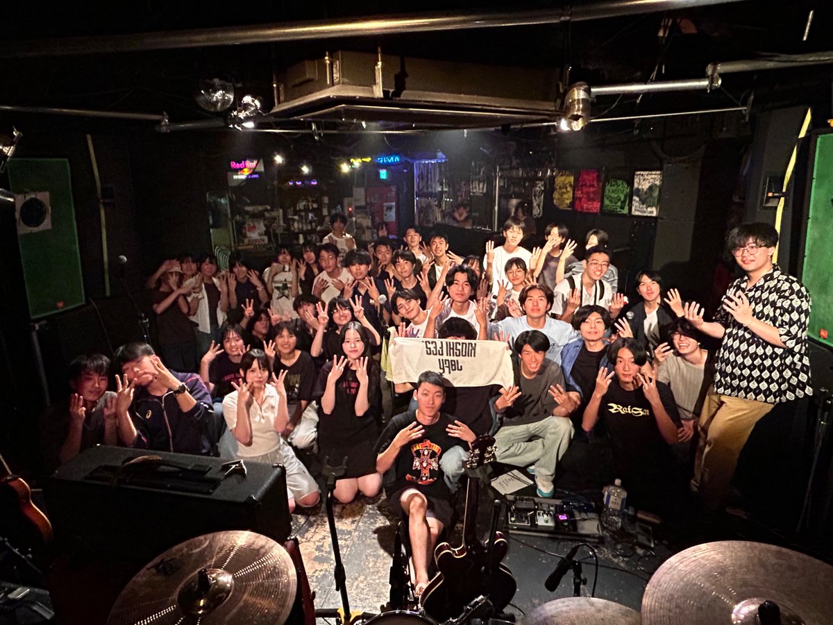 Folksong_nagano's tweet photo. But-Tombi World Tour 2026 in Nagano 本当にありがとうございました！
もう少し旅を続けるバンドも今回で旅を終えたバンドもいますが、ぶっとんびは今回をもって後輩にバトンタッチです😌
これからも長野高校フォーク班に幸あれ🍀 https://t.co/5UjE1NrVU9