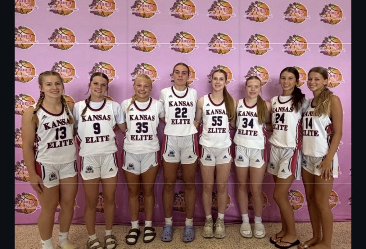 KansasEliteWBB's tweet photo. Really enjoyable weekend for this U15 group at @TFNsRun4Roses .  Played hard and overcame adversity many times to take 2nd in our bracket. @HollyBabbitt06 @AlexisReiswig @KylynnHerrman https://t.co/hhmGBYu1Wp