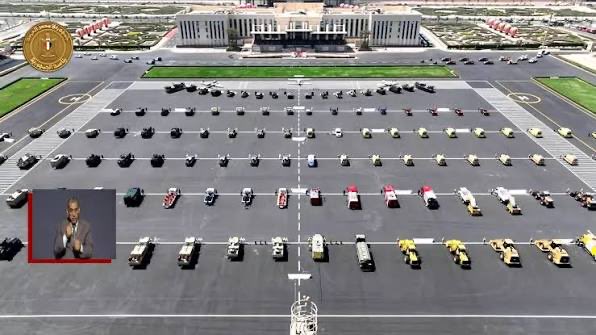 _AliBakry's tweet photo. صحيح .. امبارح وفي وسط زحمة الأحداث والناس بتحتفل بالمنتخب، فيه أسرة مصرية ماتت متفحمة في #العمرانية بسبب حريق في شقتهم.. الأم المسكينة رمت نفسها من البلكونة واتوفت في الحال وبناتها الأربعة ماتوا متفحمين بسبب تأخر عربية الدفاع المدني اللي رايحة تنقذهم اللي بحسب شهادات الأهالي مكانتش مجهزة بسلم طوارئ يتعامل مع الأدوار العالية.

المصيبة ان لسة من يومين البهوات كانوا عاملين عرض مهيب في العاصمة الإدارية لاستعدادات الحكومة للتعامل مع الأزمات بس طبعا الأزمات بتاعت أهل إيجيبت من سكان العاصمة الجديدة مش المصريين الغلابة اللي بيموتوا متفحمين.