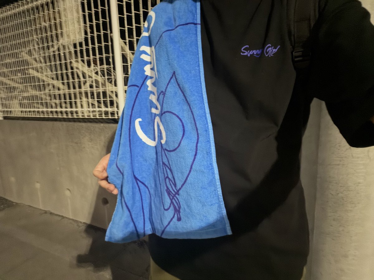 04_sand_on's tweet photo. 本日20歳になりました！

今年もたくさんライブ行き続けたい！
これから会ったらみんなで乾杯してね✮✮ https://t.co/mmVvv8P7GO