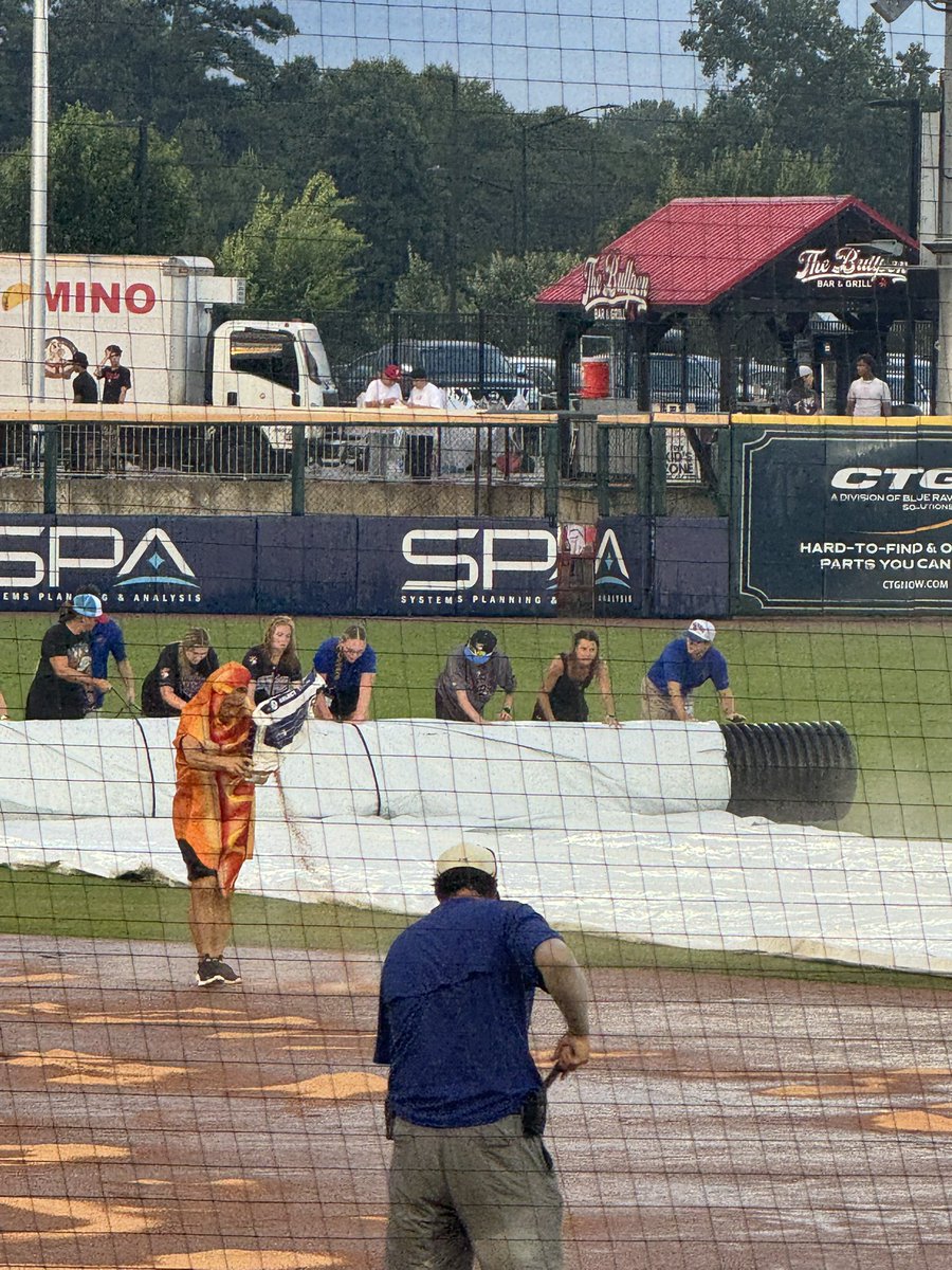 Type2Photog's tweet photo. Hotdog guy wearing multiple hats for the @trashpandas is the real mvp. https://t.co/cOiRtKQa8Z
