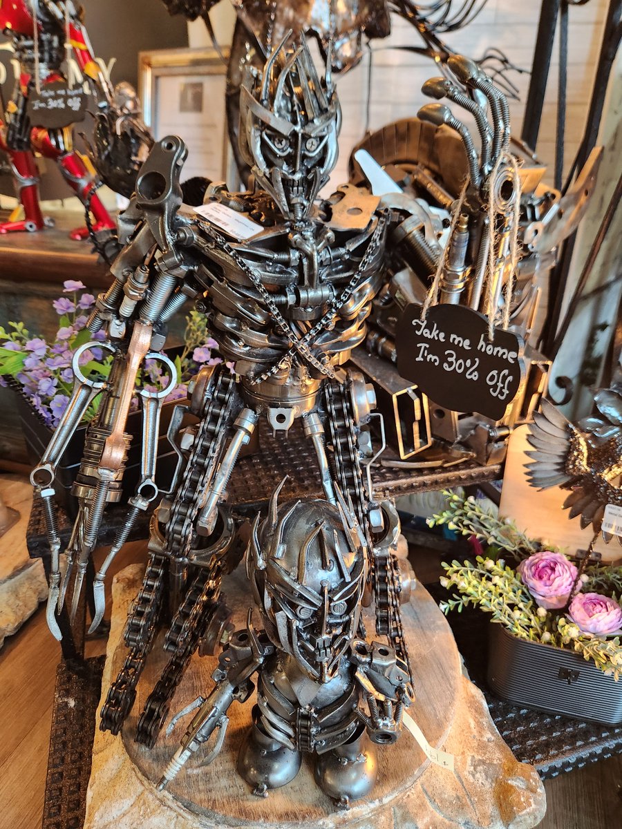 MightGaineDX's tweet photo. Some Transformers sculptures I came across at The Lazy Daisy in Leesburg, Virginia USA. https://t.co/Ay5RHqviYc