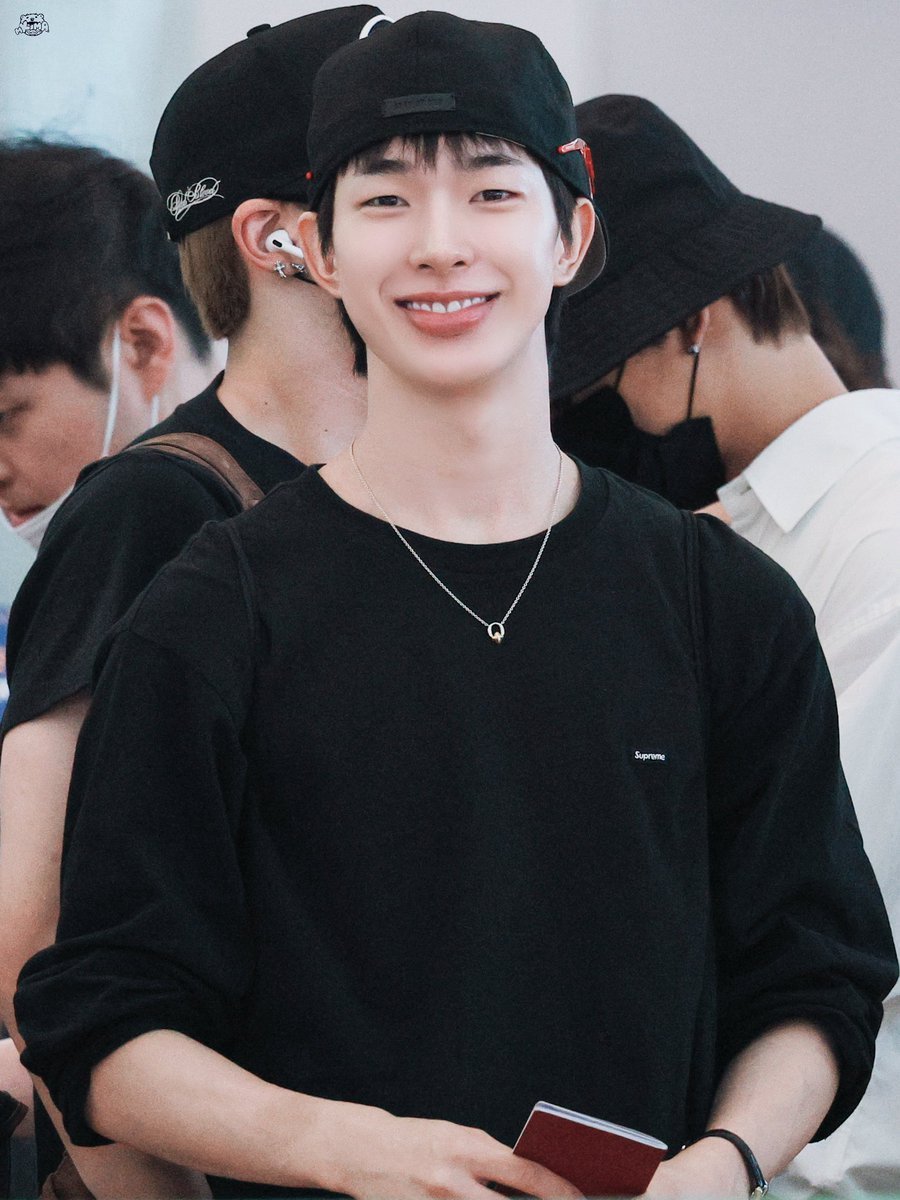 fornexzmoya's tweet photo. LOOK AT THE BABY, MY BABYYYYY
#NEXZ #TOMOYA #MOYA #토모야 https://t.co/Hc32h7WSdd