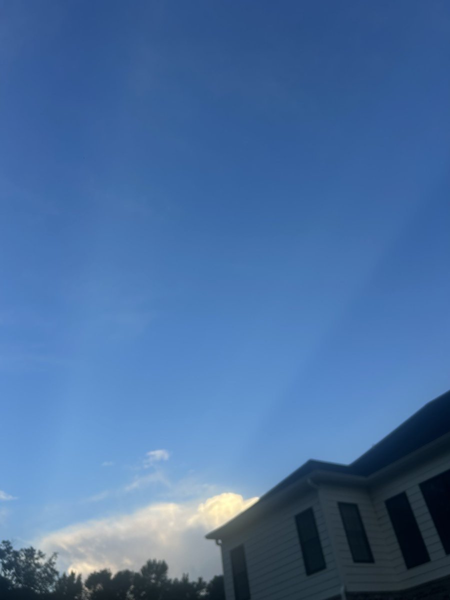 mmtownson's tweet photo. Beautiful crepuscular rays hitting the tower in Blount county from S. Vinemont. @spann https://t.co/h5B3uytkan