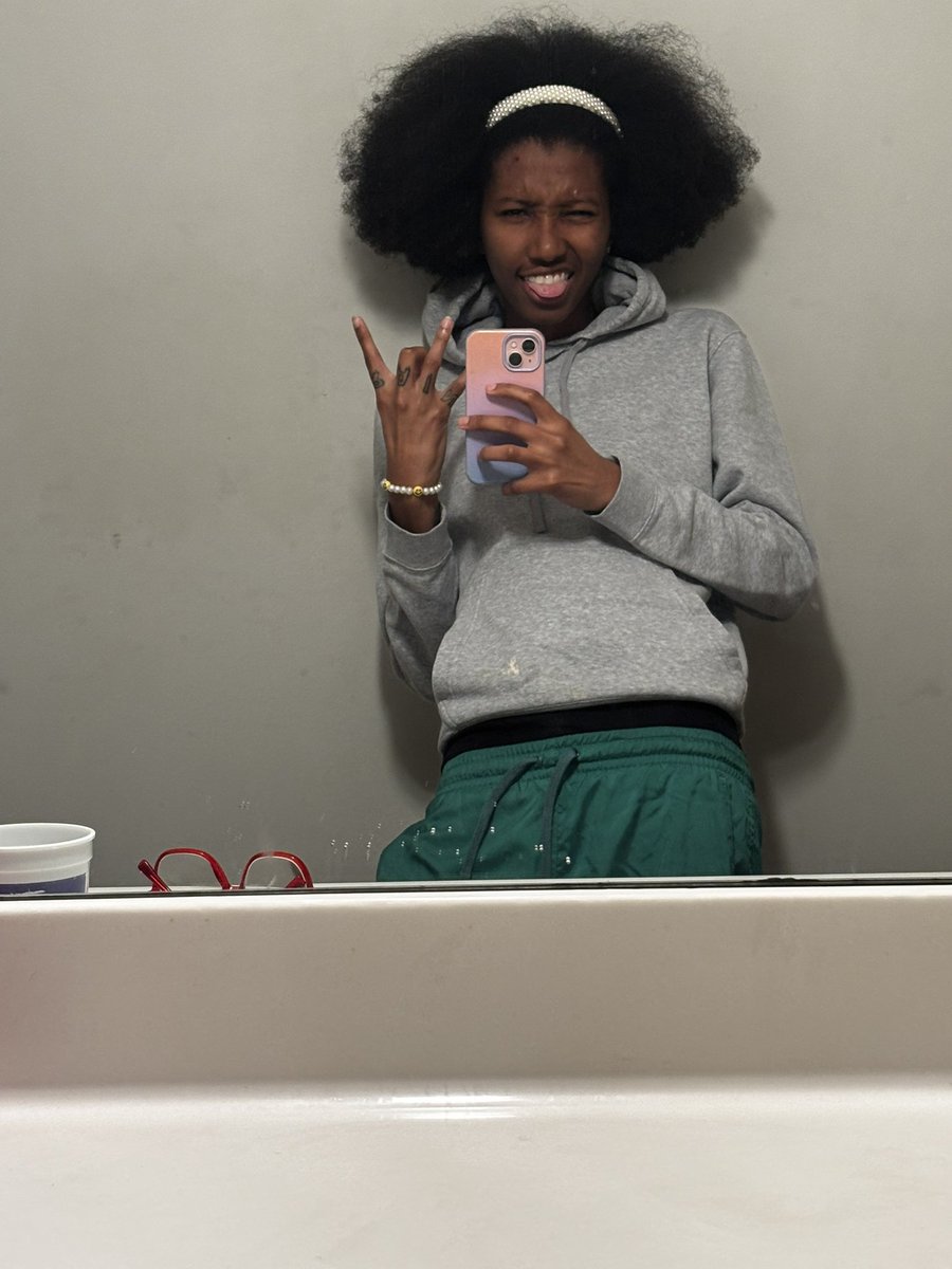 lurainrae's tweet photo. this how I did my hair today 🦁🏄🏽‍♂️ https://t.co/PJ7zBD19uc