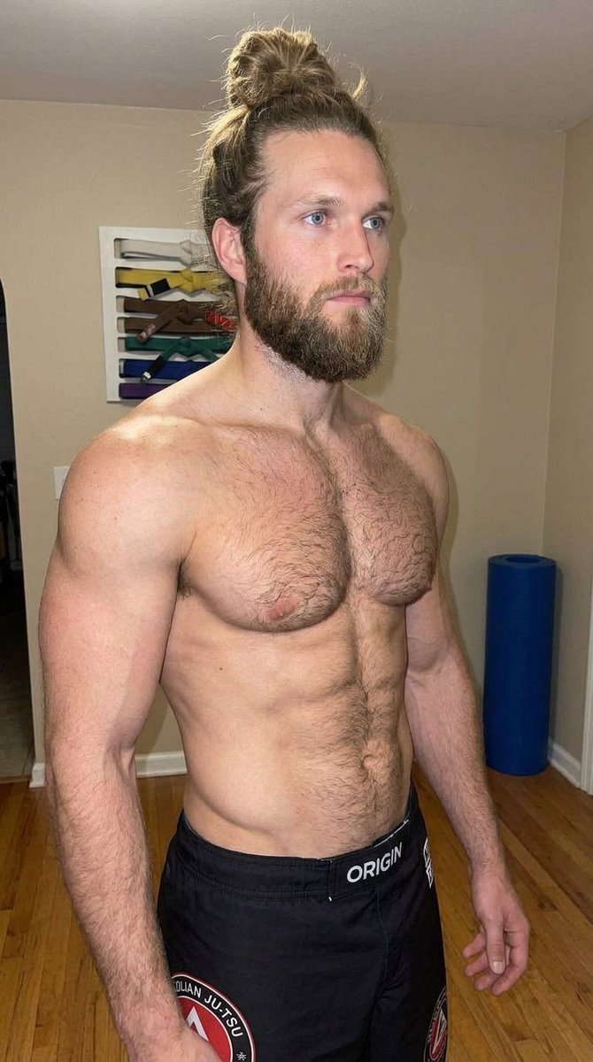 J4ckedJesus's tweet photo. How am I looking? Honest answers only. https://t.co/BWGKsnLgTV