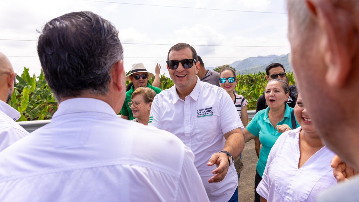 Leoorlandoa's tweet photo. Hay personas que dejan una huella tan profunda que su lucha trasciende el tiempo. Hoy, el nombre de Pedro Chávez, queda grabado para siempre en el puente #138 de la parroquia Santa Rita del cantón Chone, acercando familias y simbolizando el esfuerzo de un pueblo que nunca dejó de creer.

Este viaducto, ubicado sobre el río Garrapata, es mucho más que una obra de infraestructura: es un homenaje a su memoria y el resultado de la lucha y la esperanza de las comunidades de San Andrés, La Mirla, Flor del Aguacate, El Mate, La Estrella y de todo el cantón, dejando atrás años de espera e impulsando el desarrollo productivo de la zona. 

Cada obra abre más oportunidades para todos, transforma vidas y demuestra que cuando gobernamos con amor por nuestra tierra, cambiamos a Manabí para siempre.