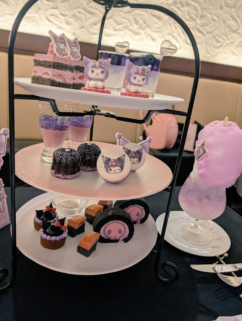 XZtfle_on08's tweet photo. 朝ご飯
本当にクロミのアフタヌーンティーに来ただけになってしまった😁
アフタヌーンティー終わってそのままニューオータニにチェックインしてダラダラダラ過ごして1日終わってしまった
眼鏡無いからよく見えないし
クロミちゃん可愛い
では
帰ります✈️ https://t.co/xuUazUjD6c