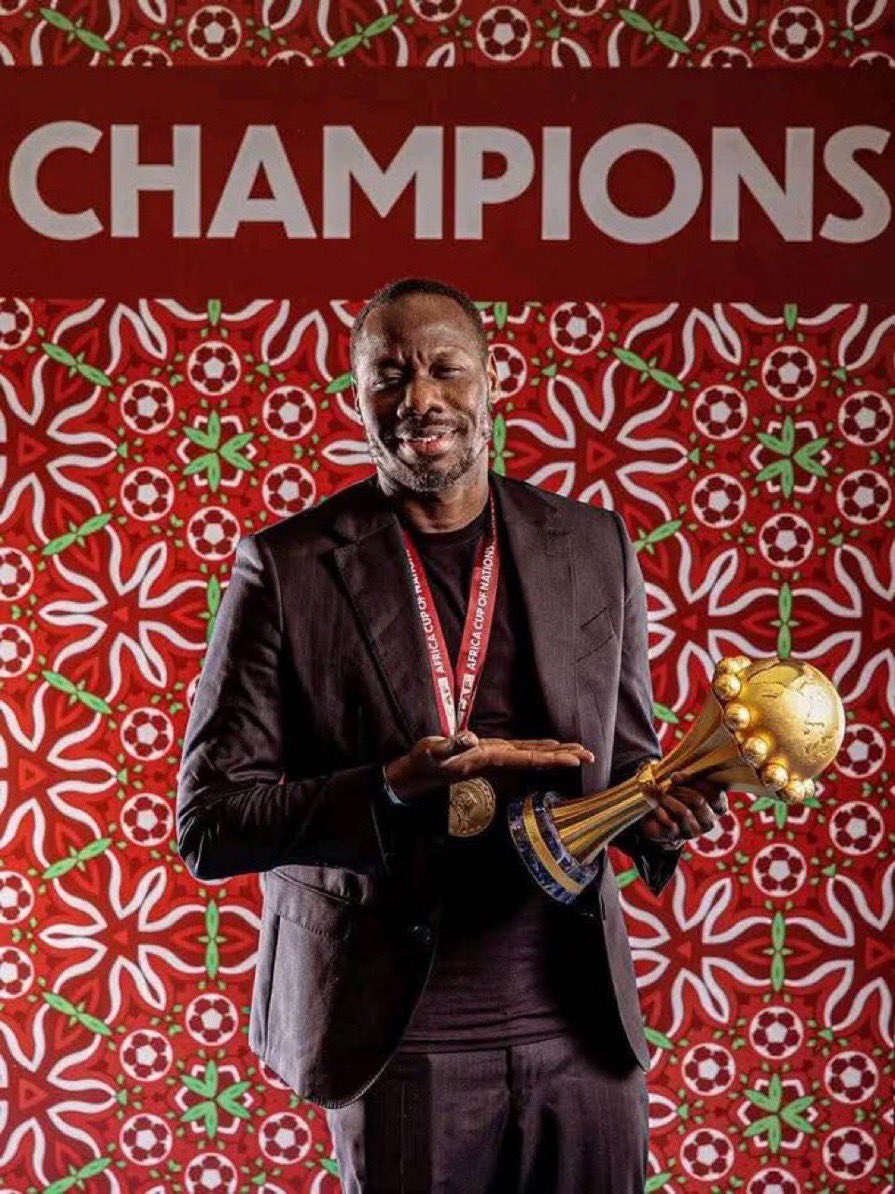 Ibou_Uchiwa's tweet photo. Merci pour tout Pape Thiaw, on oubliera jamais les services rendus à la nation et ton moment iconique qui restera à jamais gravé dans l’histoire du football 🤝 https://t.co/CGrOKl790H