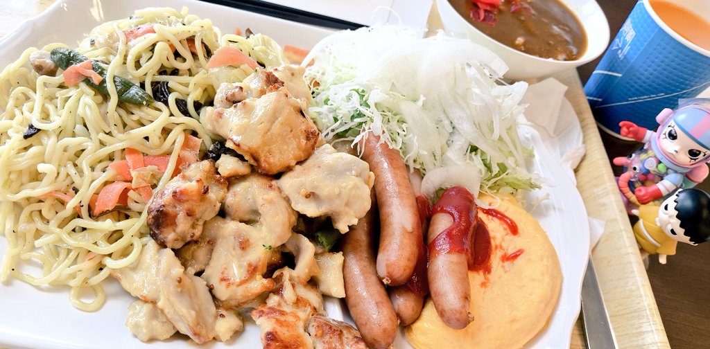 gr0112's tweet photo. （▲）ｵﾊﾖｰ 🍝🍛 #鶏肉 #やきそば #カレー #健康朝食 👻 https://t.co/XXNoooDVXp