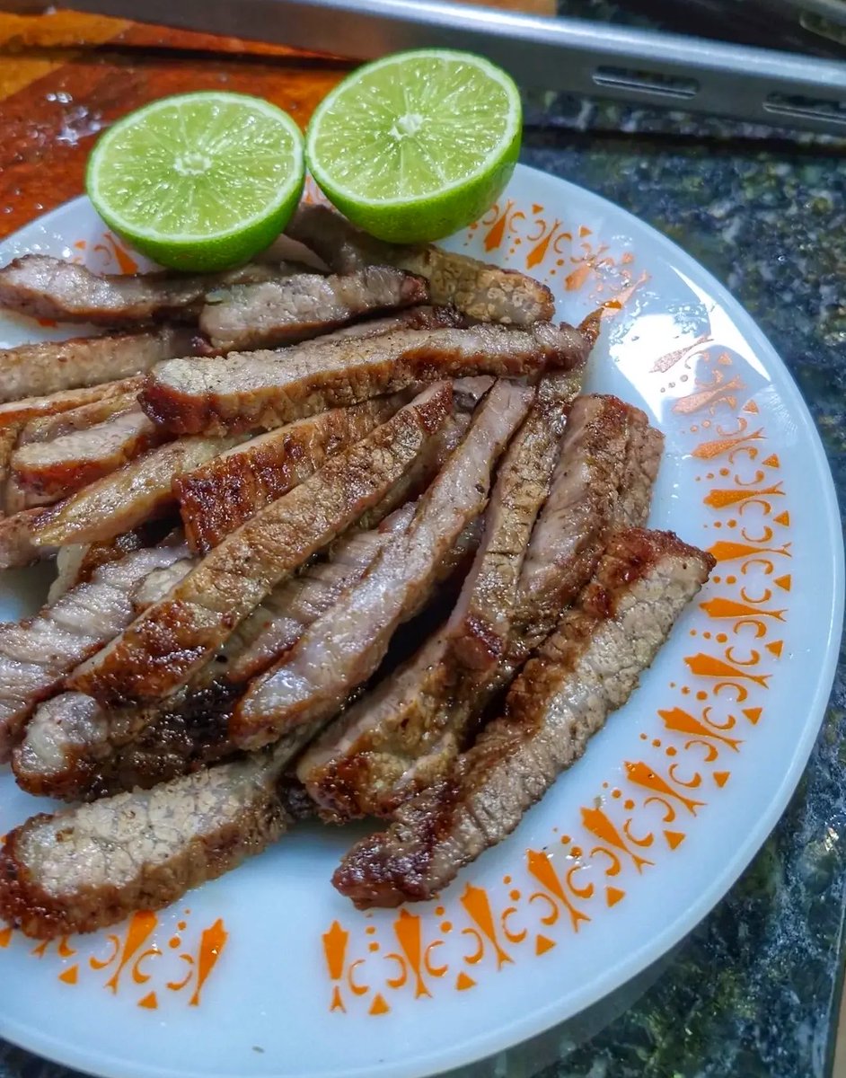 memandafoods's tweet photo. Carne com limão. 🍋‍🟩 https://t.co/lF3ZxW031B