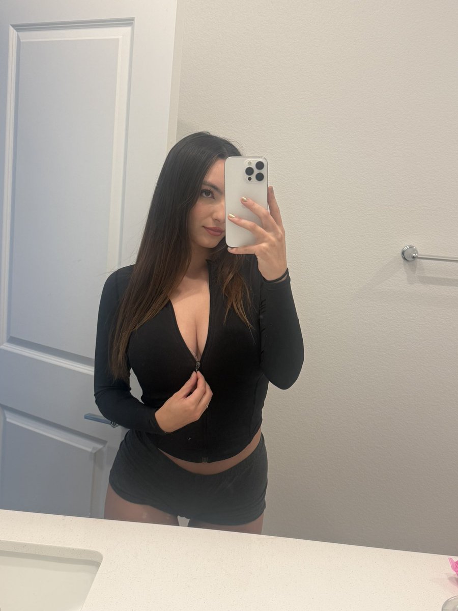 athnessa tweet media