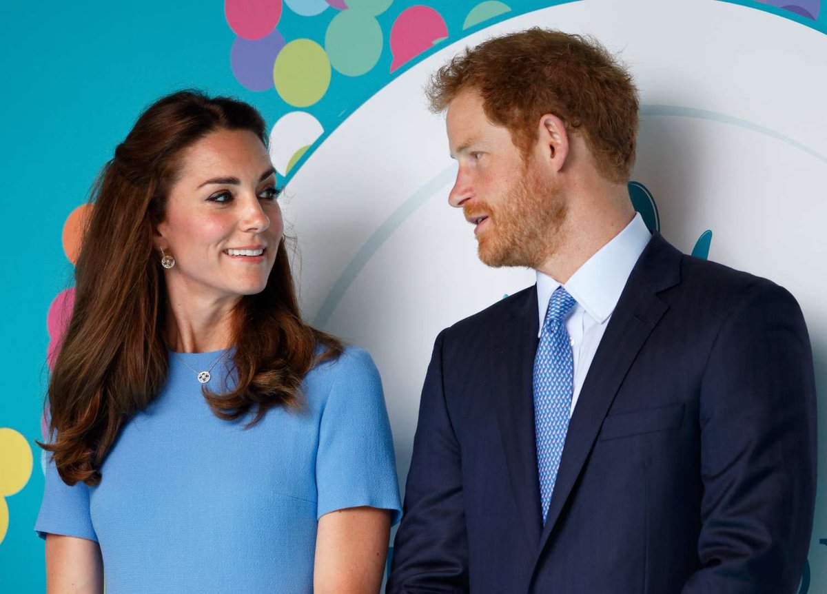 VS7588133's tweet photo. @kelle40242 @Goomba151 @megynkelly Yeah, but she's stuck with William and his rictus grin. Look back at old photos of Kate, William and Harry. She's very in to Harry. https://t.co/oRheKaycrp