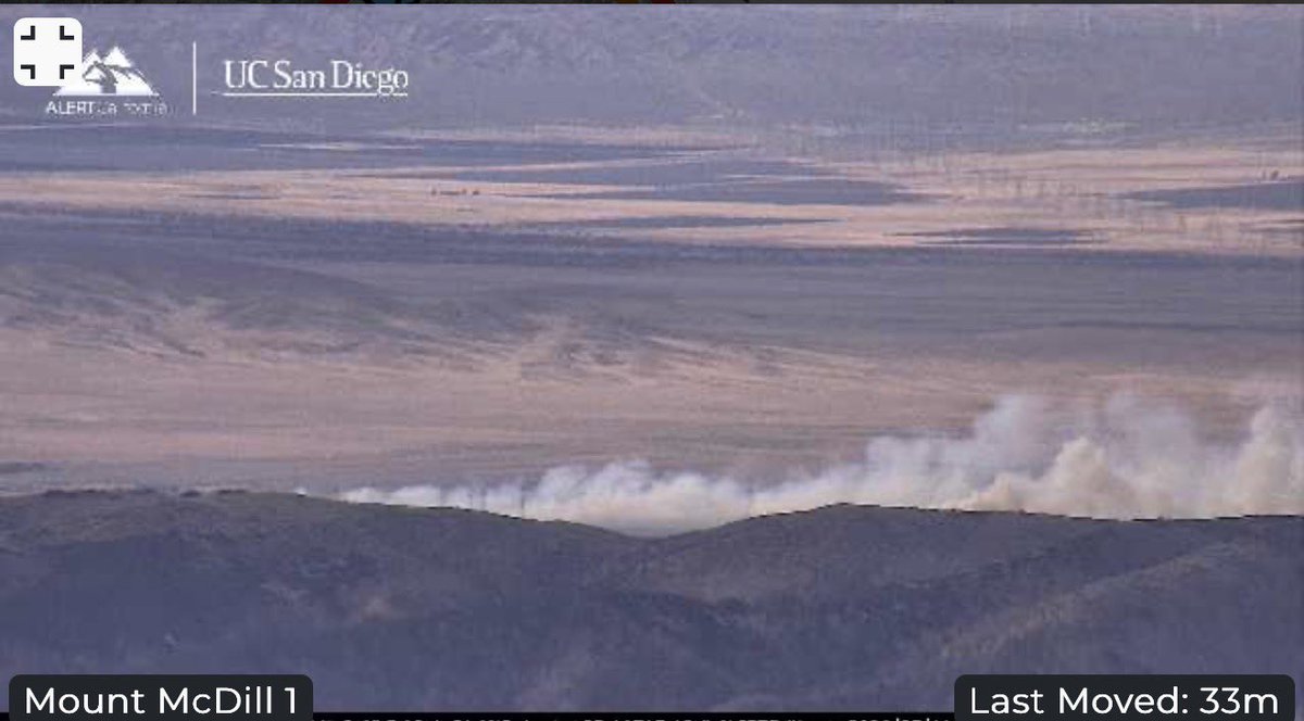 LAFireAlerts's tweet photo. #Fairmont. 2nd alarm brush fire. #JunoFire. Air attack advising 50 acres, moderate to rapid rate of spread. Potential for 200 acres. https://t.co/VOpYeB37yo