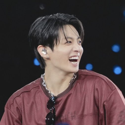 dailyoftete's tweet photo. the smile                                 the reason of smile https://t.co/MjW7KQ1OBZ
