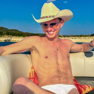 jakebatesx's tweet photo. #NewProfilePic https://t.co/mtgJDztzs0