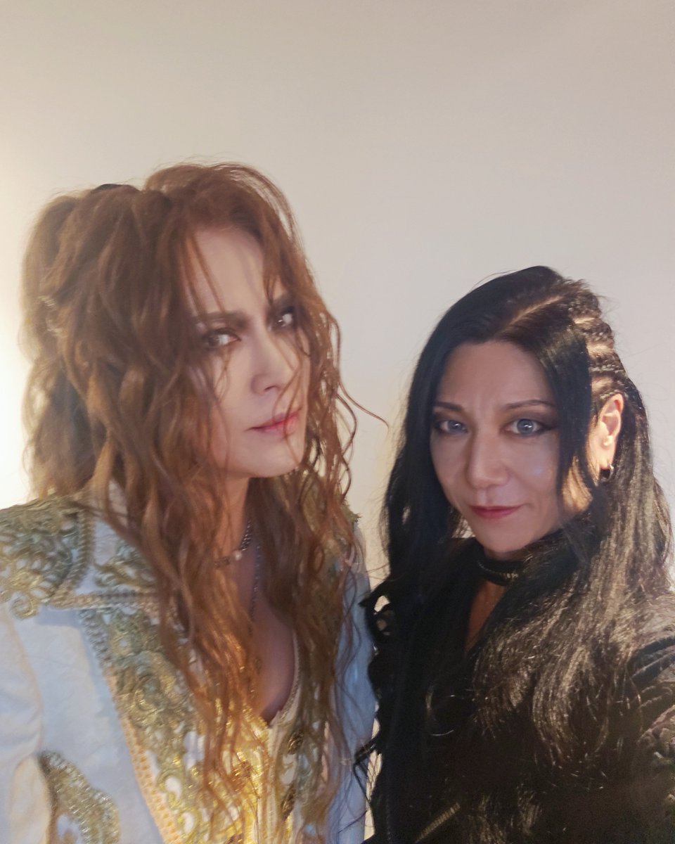 D_HIROKI_D's tweet photo. フランスでのVersaillesサポート無事に終了しました！
サポートでもお客さんがあたたかく迎えてくれてライブで凄く滾りました！🥁🔥
KAMIJOくんが今自分がサポートしているASAGIくんの名前も出してくれてメチャクチャエモかったです！
そんな優しいKAMIJOくんとのツーショット❤
Versailles最高！🤘✨ https://t.co/h3t6ij31i3