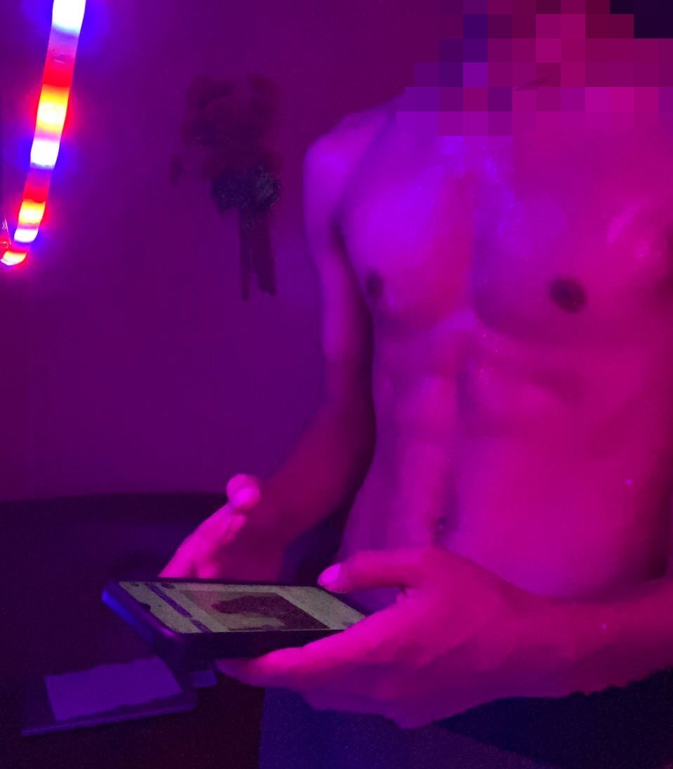 zorap_'s tweet photo. gusto ko kumantot #jakolph https://t.co/mM0avzIBkd