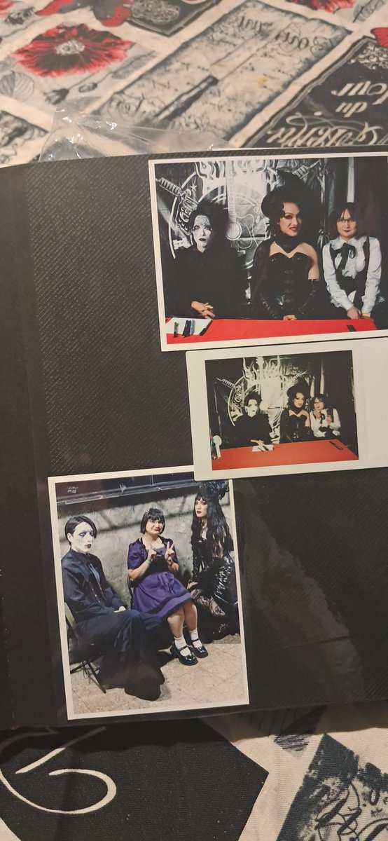 Yaetcito's tweet photo. I finally finished putting the photos together and saving them 🥺💕💕💕
They've been lovely memories and I hope to make many more 🙂‍↕️💕
@Kaya_rose
@Hora824
@IZAM_official
@a_o_i_official
@NIY_SHAZNA
@tzkwym
@kouki_d_out
@artcube_z
#vkei #visualkei #visualkeiband https://t.co/Ic4kKjdNdW